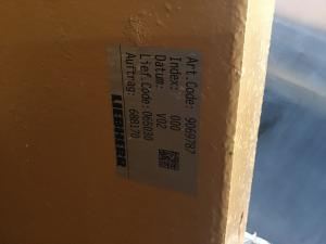 Liebherr Gegengewicht links